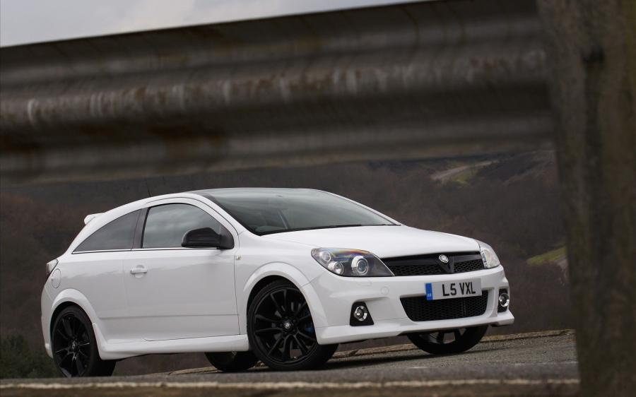  Vauxhall Astra VXR 2011 года  (фото 9 из 13)